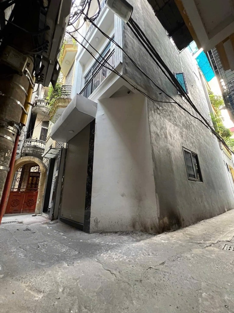 Bán nhà Nguyễn Trãi - diện tích 29m2 5 tầng - Lô góc - giá 9,8 tỷ