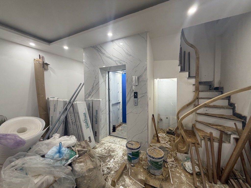 Bán nhà ngõ 180 Nguyễn Lương Bằng - 30m2 6 tầng - thang máy - view vườn hoa Trần Quang Diệu - giá 9,9 tỷ