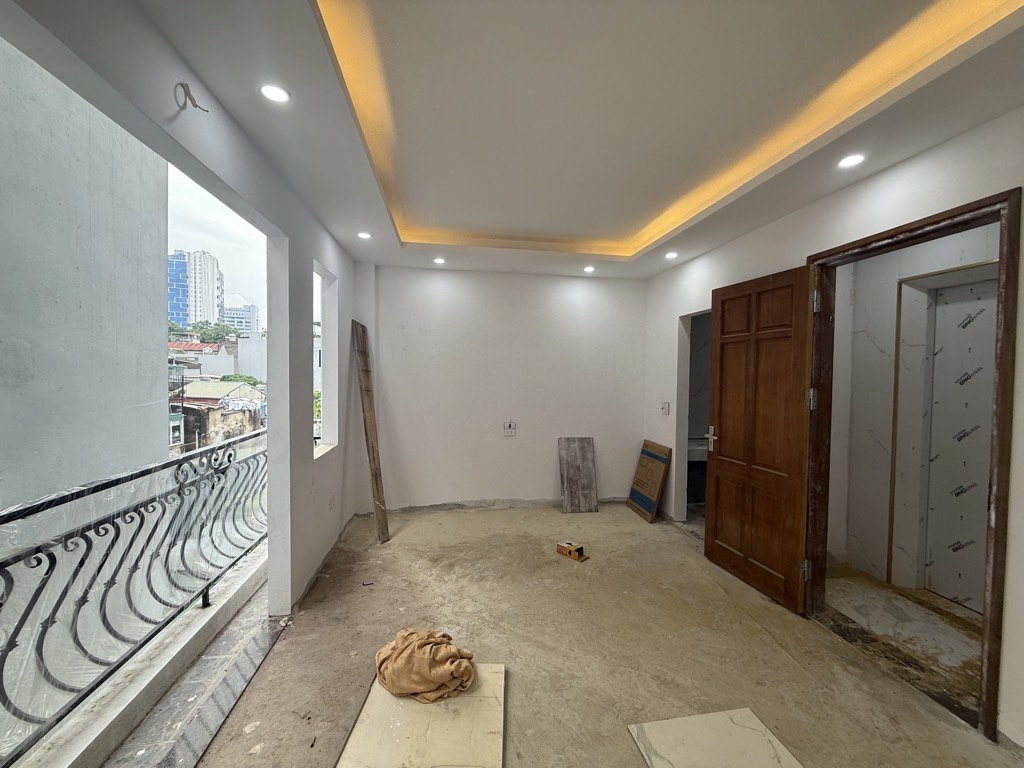 Bán nhà ngõ 180 Nguyễn Lương Bằng - 30m2 6 tầng - thang máy - view vườn hoa Trần Quang Diệu - giá 9,9 tỷ