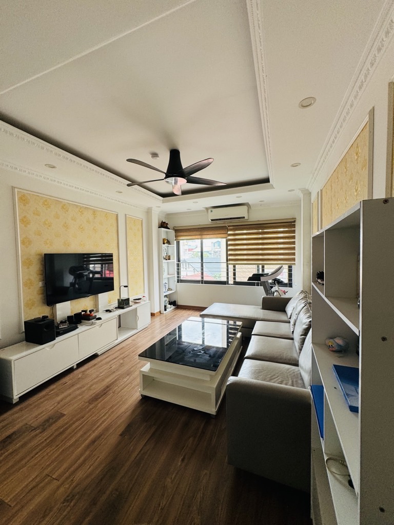 Bán nhà Quan Nhân - diện tích 75m2 6 tầng - Ô tô đỗ cửa - giá 24,5 tỷ