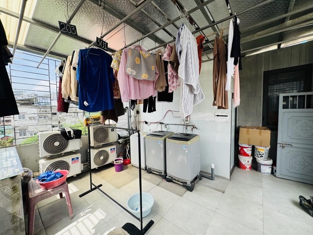 Bán nhà Quan Nhân - diện tích 75m2 6 tầng - Ô tô đỗ cửa - giá 24,5 tỷ