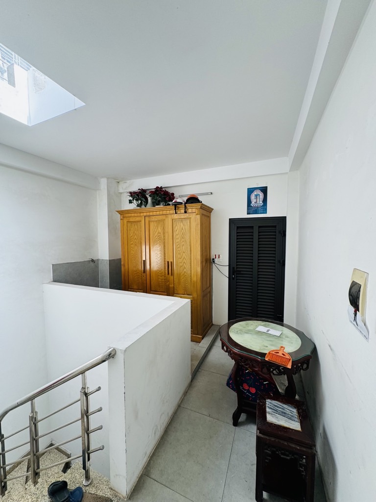 Bán nhà Quan Nhân - diện tích 75m2 6 tầng - Ô tô đỗ cửa - giá 24,5 tỷ