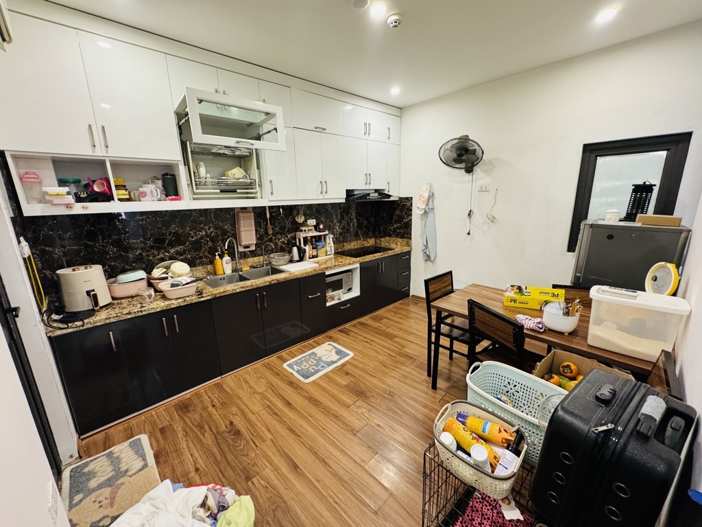 Bán nhà Quan Nhân - diện tích 75m2 6 tầng - Ô tô đỗ cửa - giá 24,5 tỷ