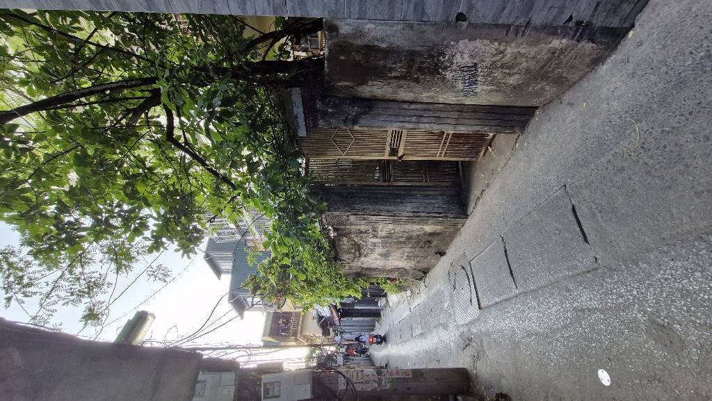 Bán nhà Dương Văn Bé - diện tích 104.3m2 2 tầng - ngõ thông ra phố - giá 22 tỷ