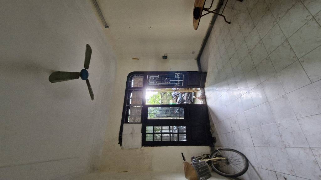 Bán nhà Dương Văn Bé - diện tích 104.3m2 2 tầng - ngõ thông ra phố - giá 22 tỷ