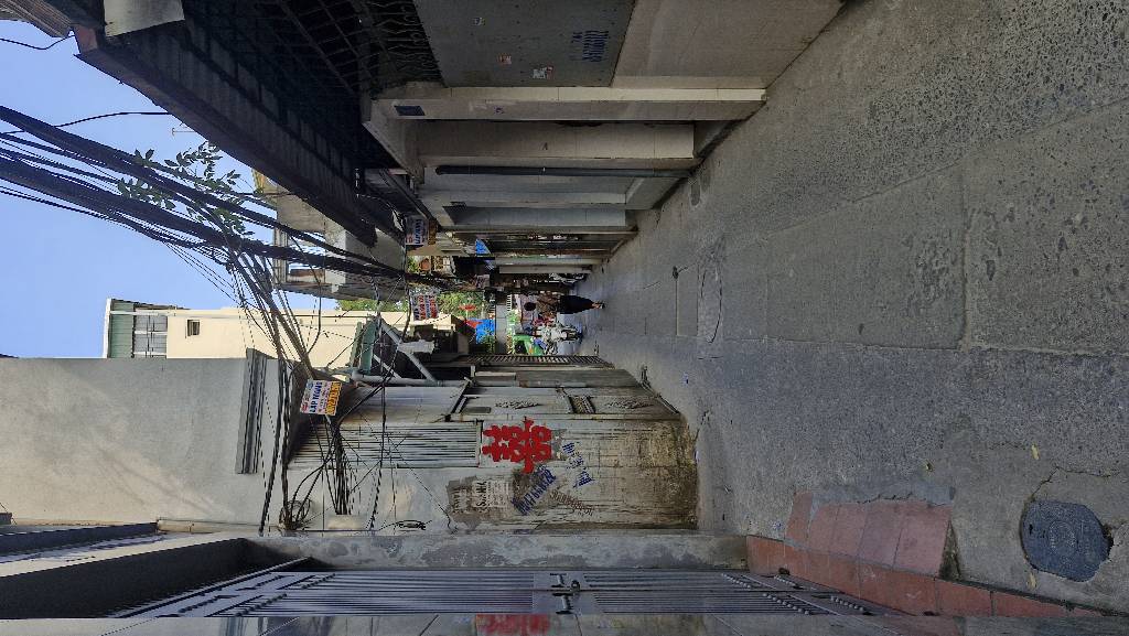 Bán nhà Dương Văn Bé - diện tích 104.3m2 2 tầng - ngõ thông ra phố - giá 22 tỷ