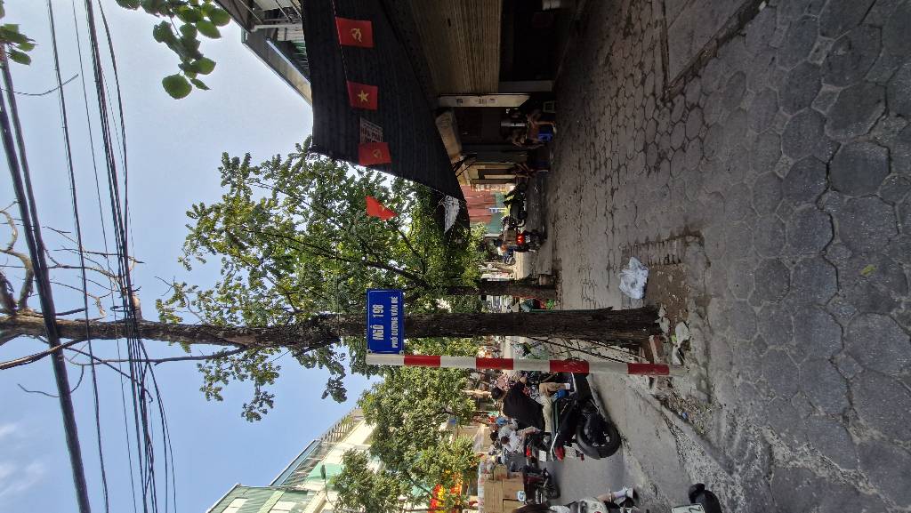 Bán nhà Dương Văn Bé - diện tích 104.3m2 2 tầng - ngõ thông ra phố - giá 22 tỷ