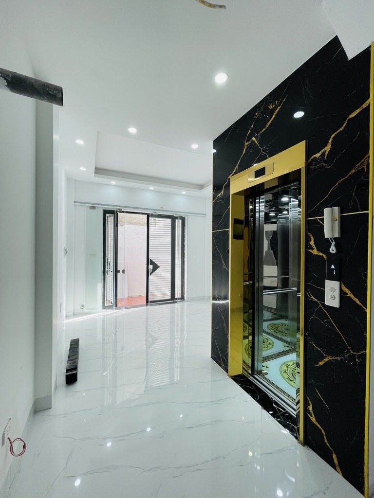 Bán nhà Thuý Lĩnh - diện tích 30m2 6 tầng - Ô tô đỗ cổng - giá 7,8 tỷ