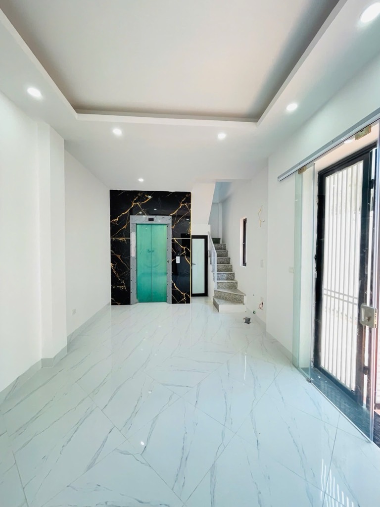 Bán nhà Thúy Lĩnh - diện tích 30m2 6 tầng - Lô góc thang máy - giá 8,75 tỷ