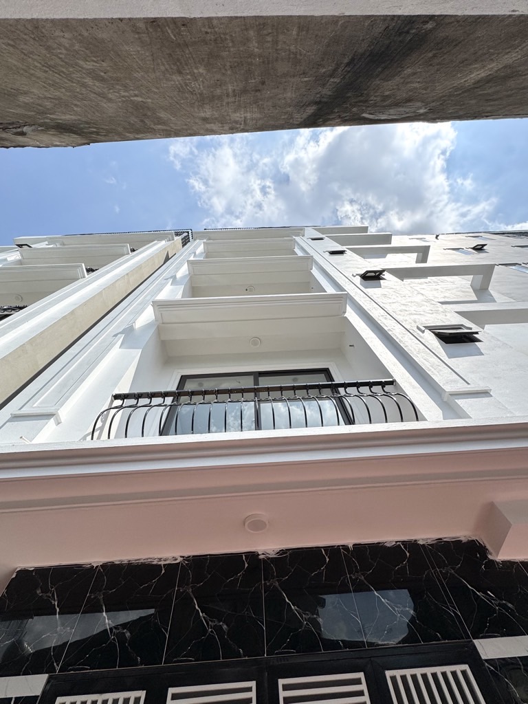 Bán nhà Thúy Lĩnh - diện tích 30m2 6 tầng - Lô góc thang máy - giá 8,75 tỷ