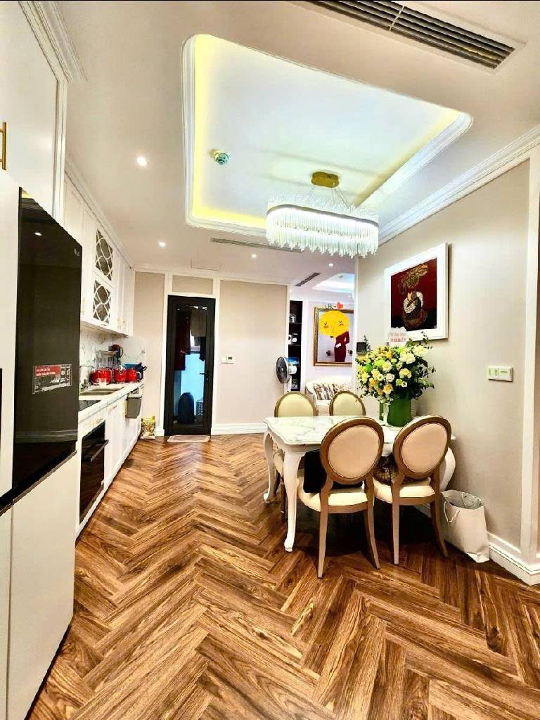 Bán nhà Nguyên Hồng - diện tích 64m2 1 tầng - Lô góc 2 mặt thoáng - giá 10,2 tỷ