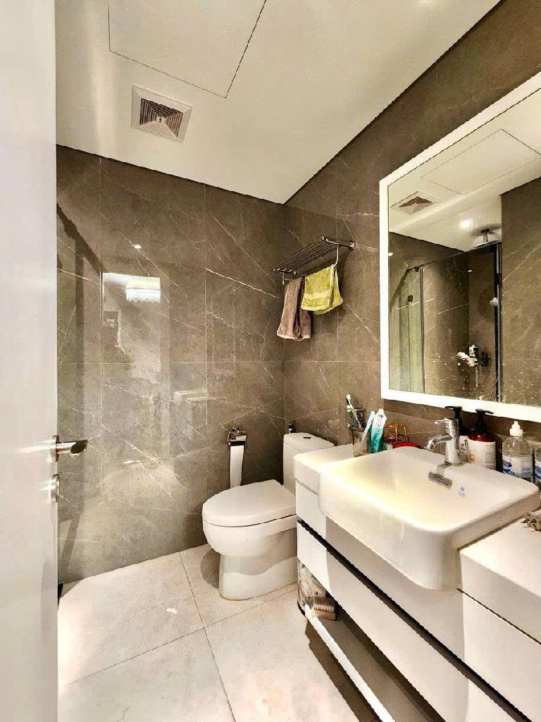 Bán nhà Nguyên Hồng - diện tích 64m2 1 tầng - Lô góc 2 mặt thoáng - giá 10,2 tỷ