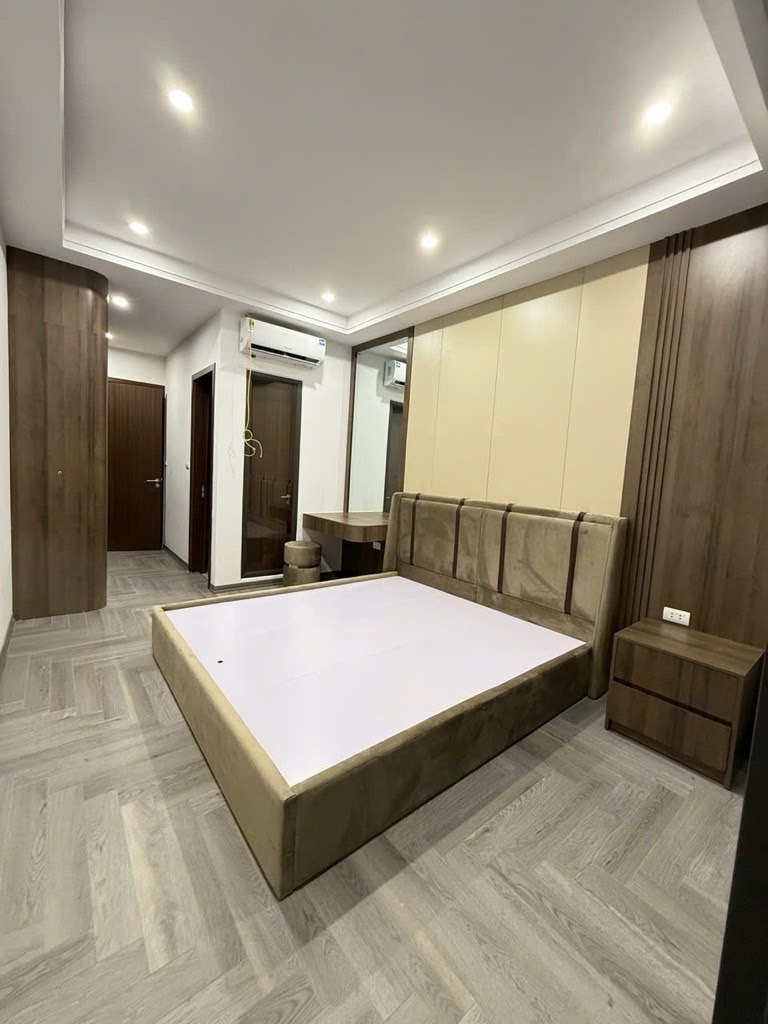 Bán nhà Trần Khát Chân - diện tích 33m2 6 tầng - Ô tô đỗ gần - giá 9,9 tỷ