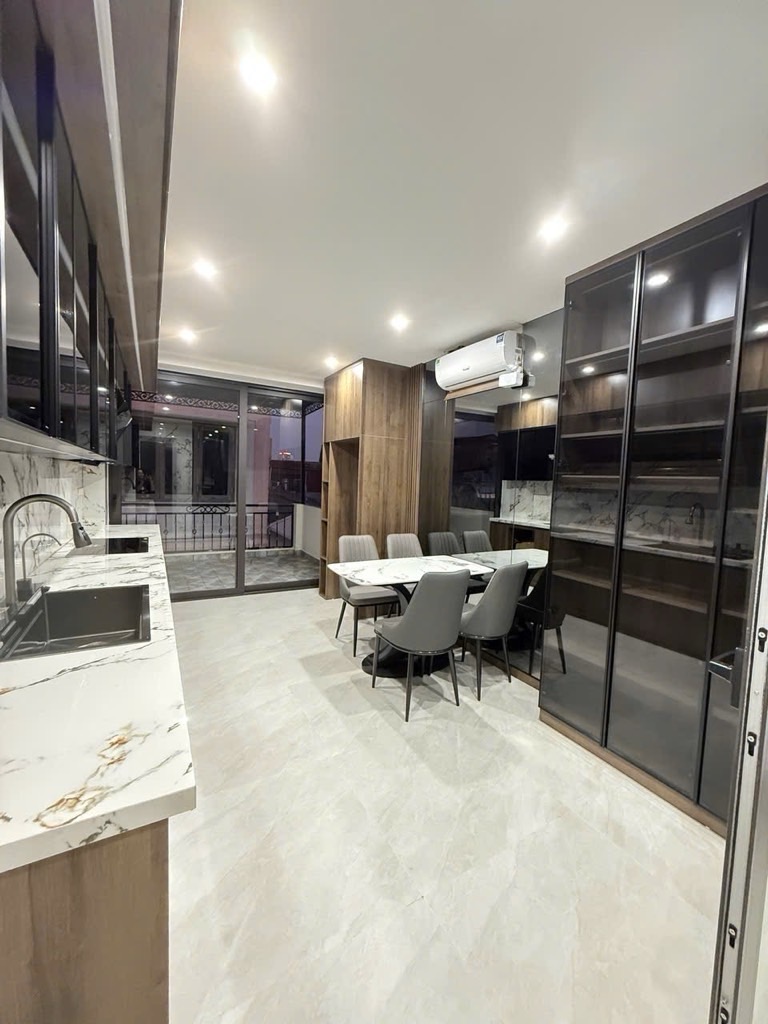 Bán nhà Trần Khát Chân - diện tích 33m2 6 tầng - Ô tô đỗ gần - giá 9,9 tỷ