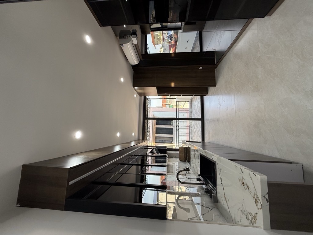 Bán nhà Trần Khát Chân - diện tích 33m2 6 tầng - Ô tô đỗ gần - giá 9,9 tỷ