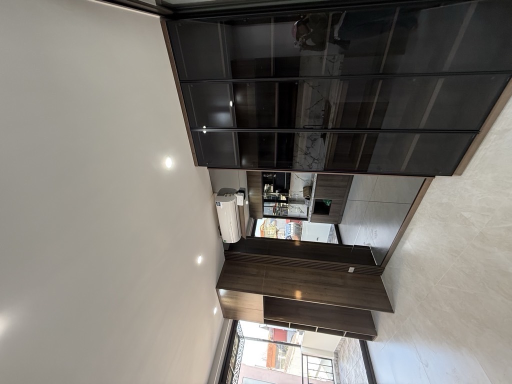 Bán nhà Trần Khát Chân - diện tích 33m2 6 tầng - Ô tô đỗ gần - giá 9,9 tỷ