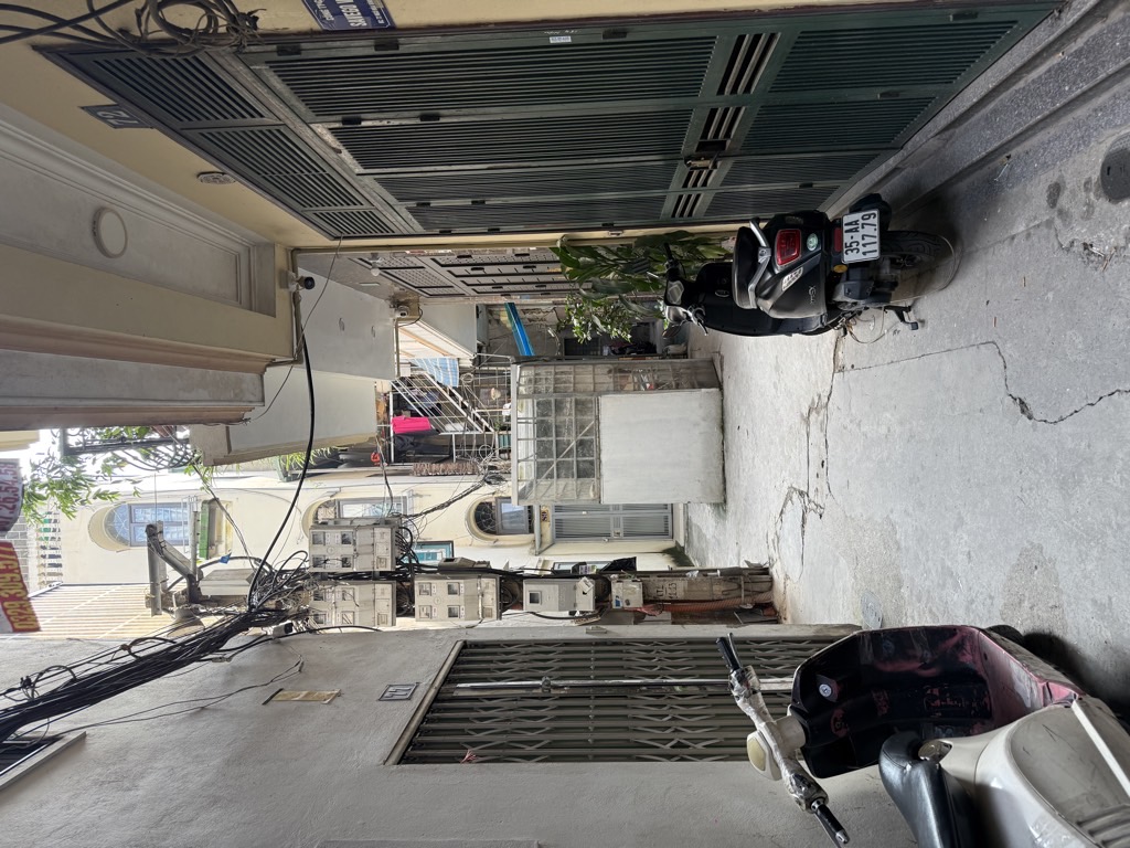 Bán nhà ngõ Hoà Bình - diện tích 57m2 2 tầng - đất đẹp, chính chủ - giá 10,5 tỷ