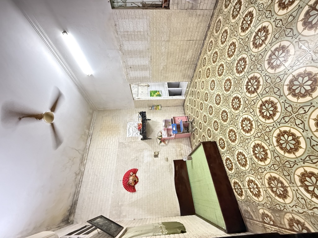 Bán nhà ngõ Hoà Bình - diện tích 57m2 2 tầng - đất đẹp, chính chủ - giá 10,5 tỷ