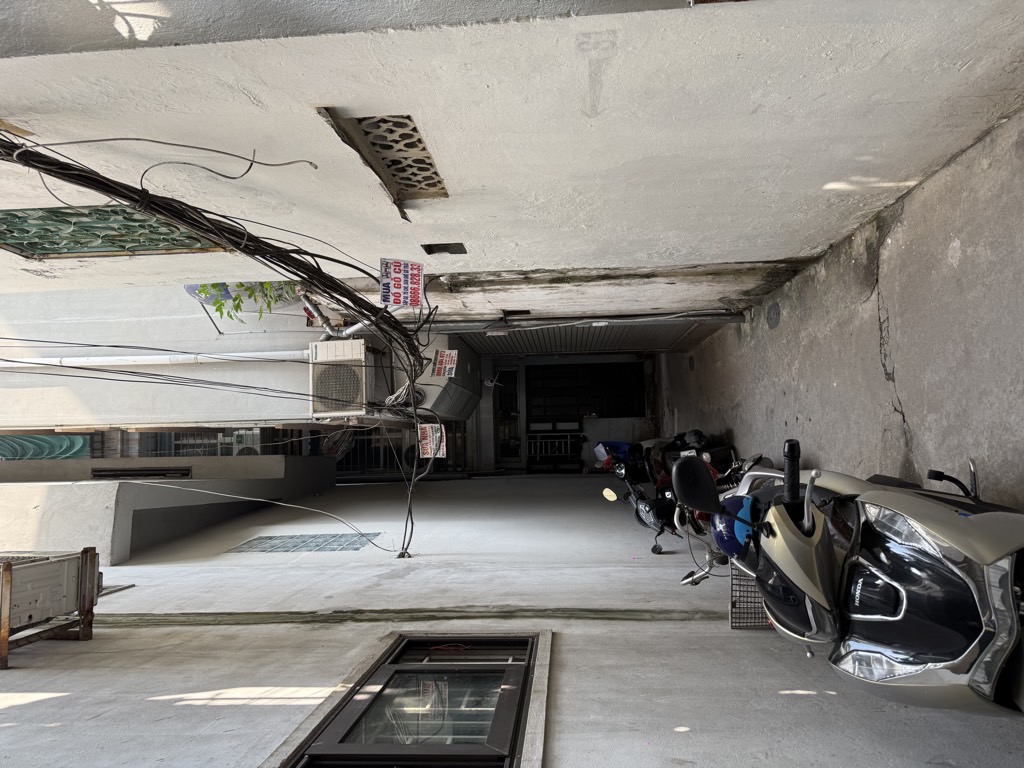 Bán nhà ngõ Hoà Bình - diện tích 57m2 2 tầng - đất đẹp, chính chủ - giá 10,5 tỷ