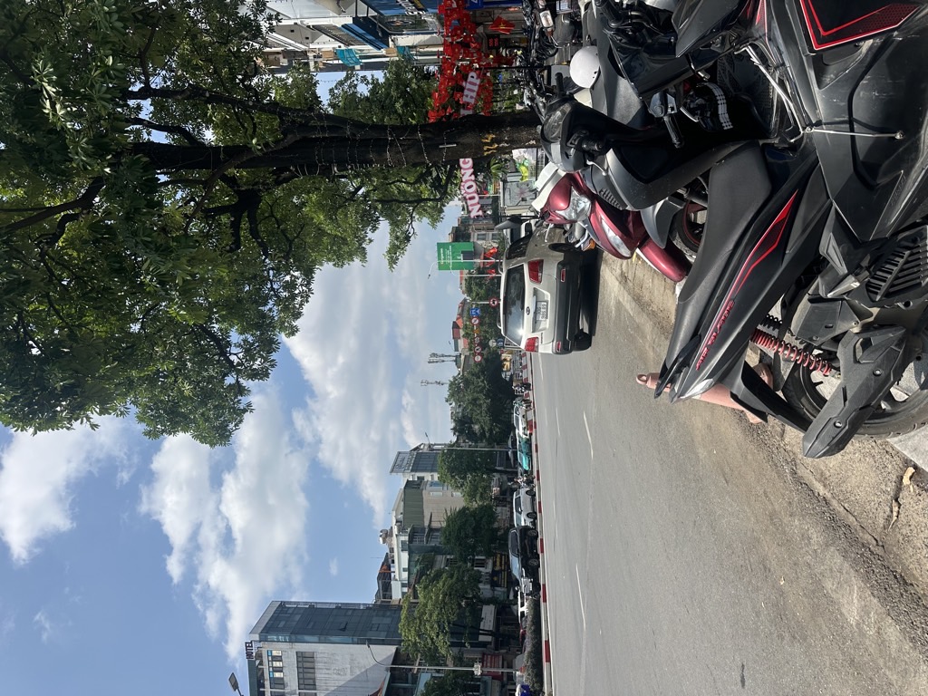 Bán nhà Trần Khát Chân - diện tích 20,5m2 3 tầng - Ô TÔ ĐỖ CỔNG - giá 3,8 tỷ