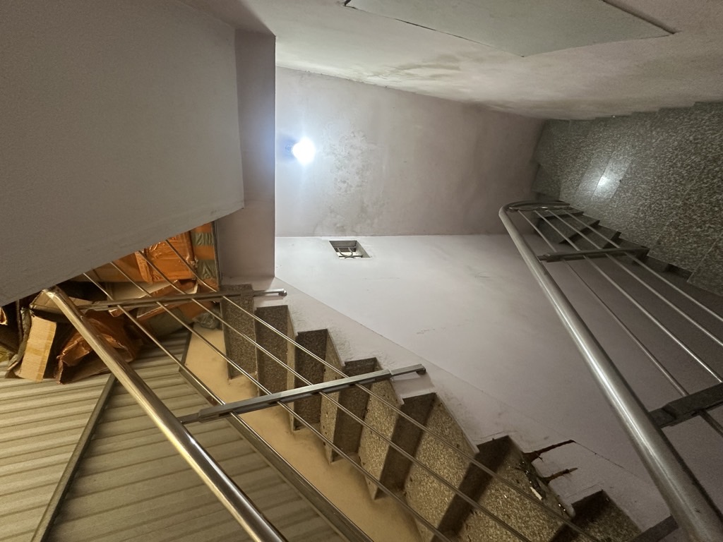 Bán nhà Trần Khát Chân - diện tích 20,5m2 3 tầng - Ô TÔ ĐỖ CỔNG - giá 3,8 tỷ