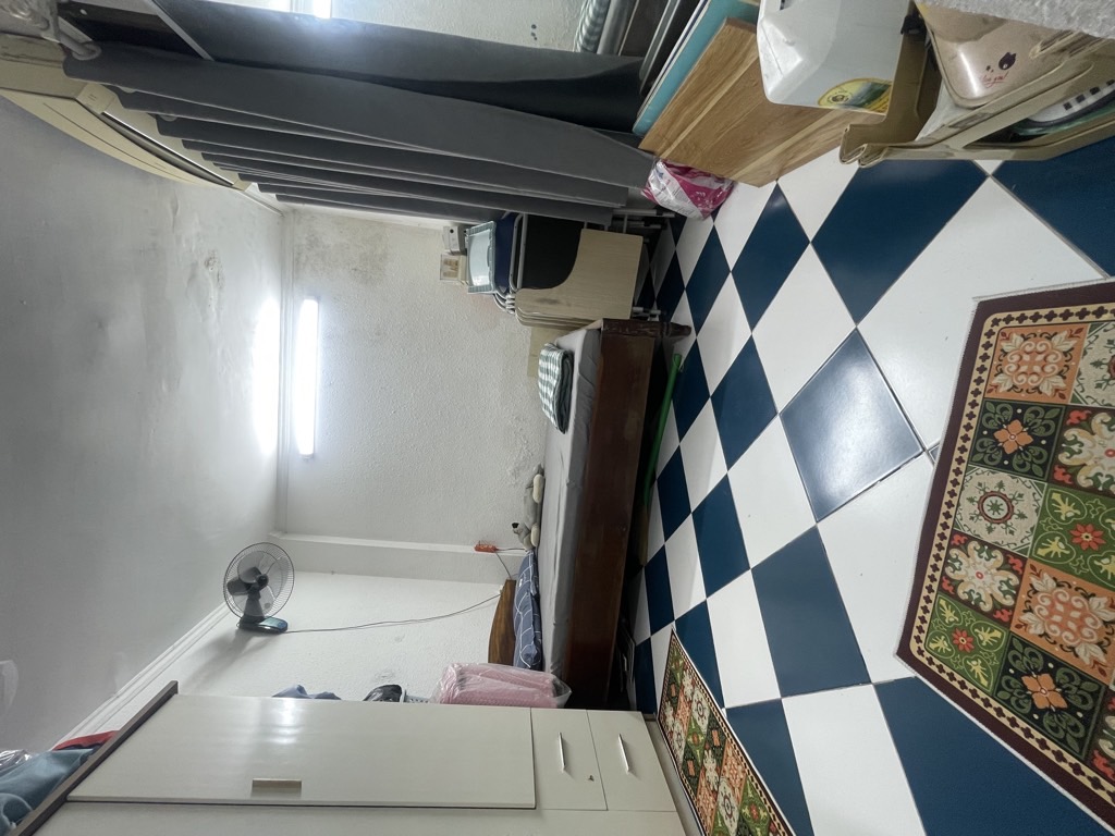 Bán nhà Bạch Mai - diện tích 84m2 1 tầng - ô tô đỗ cổng - giá 4,8 tỷ