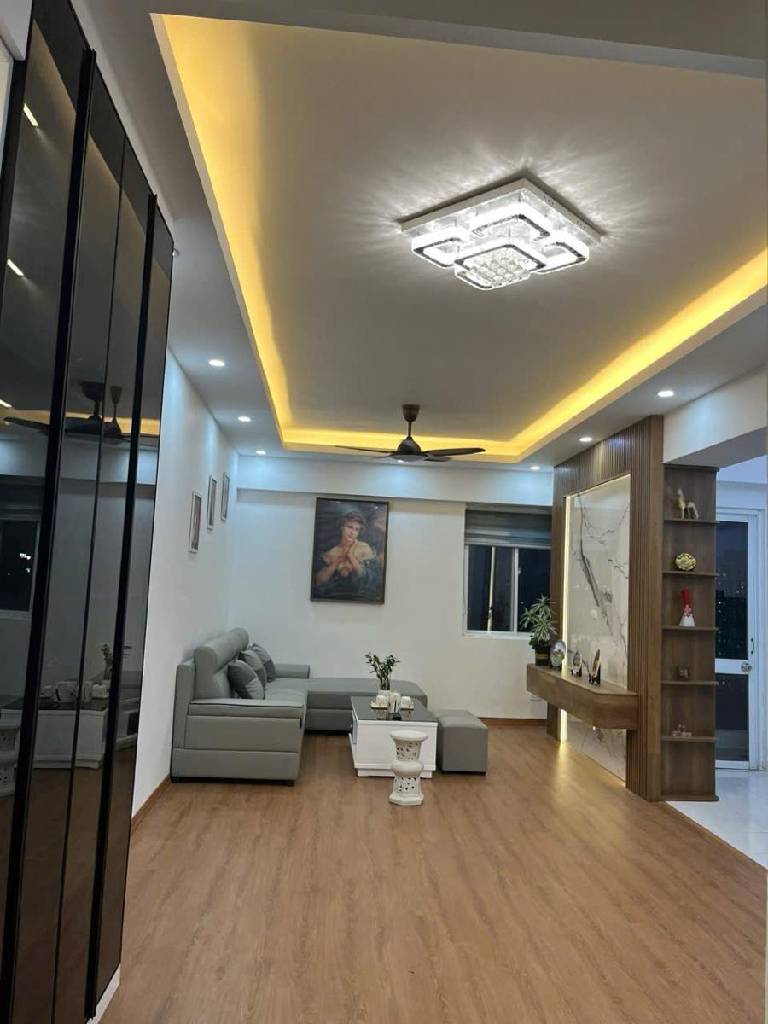 Bán nhà Lĩnh Nam - diện tích 115m2 24 tầng - MẶT PHỐ - Ô TÔ DỪNG ĐỖ - giá 5,9 tỷ