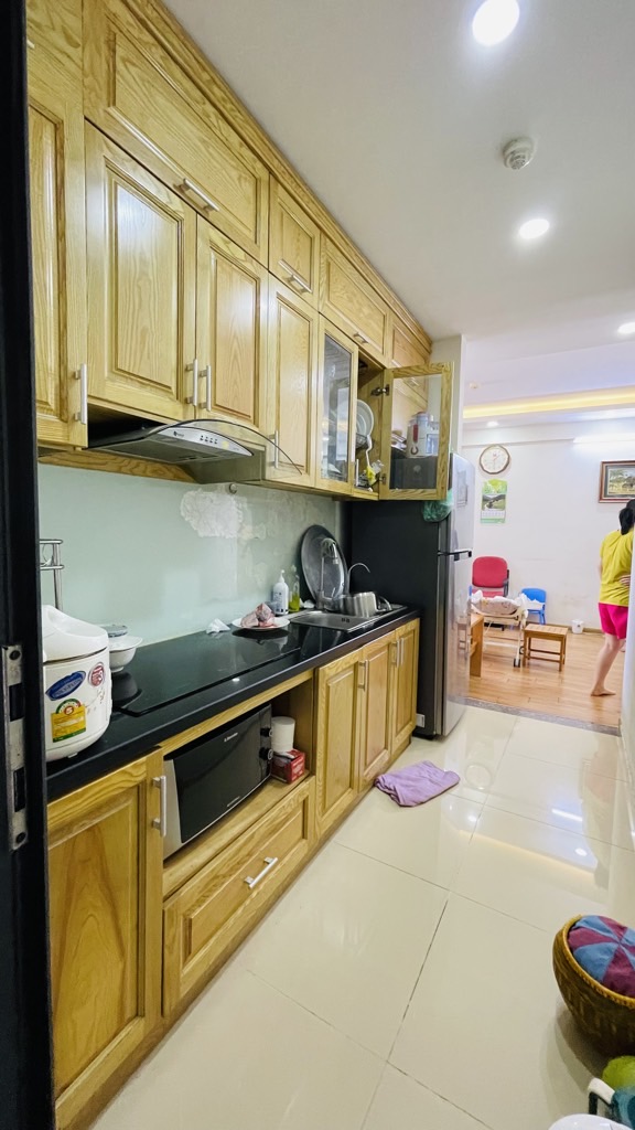 Bán nhà Trịnh Đình Cửu - diện tích 75m2 7 tầng - Chung cư Metropolitan CT36 - giá 6,4 tỷ