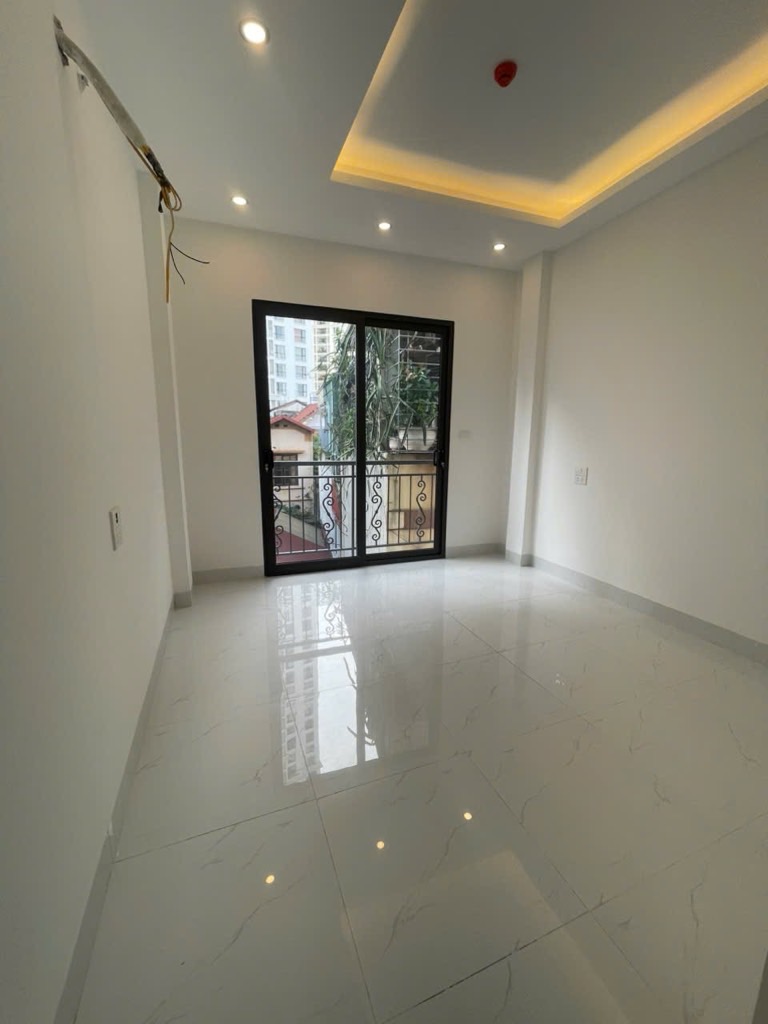 Bán nhà Giáp Nhất - diện tích 41m2 7 tầng - gần ô tô - giá 12,8 tỷ