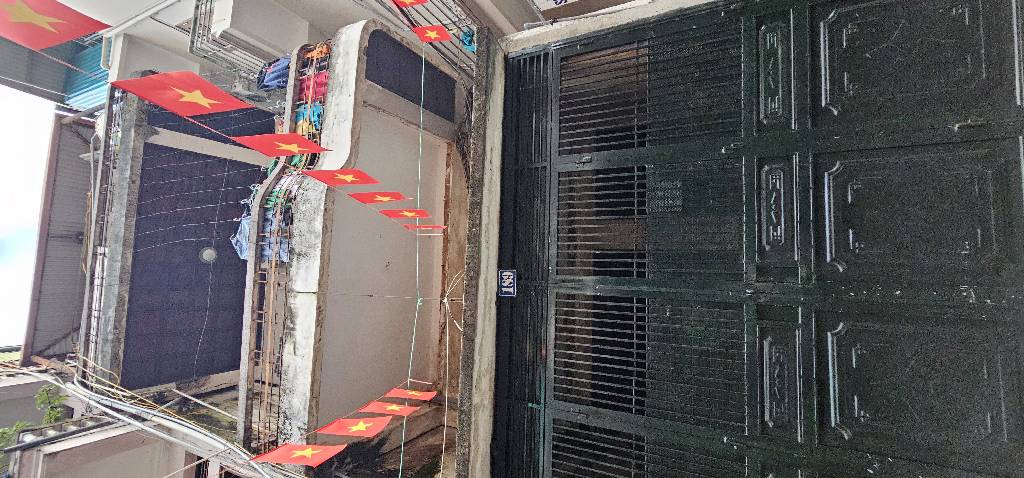 Bán nhà Đê Tô Hoàng - diện tích 42m2 3 tầng - LÔ GÓC - Ô TÔ TRÁNH - giá 13,9 tỷ