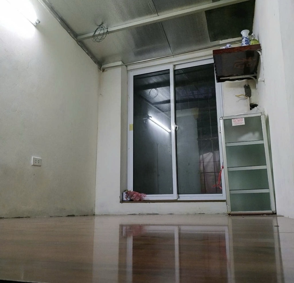 Bán nhà Mai Động - diện tích 11m2 2 tầng - Mặt phố kinh doanh sầm uất - giá 1,6 tỷ