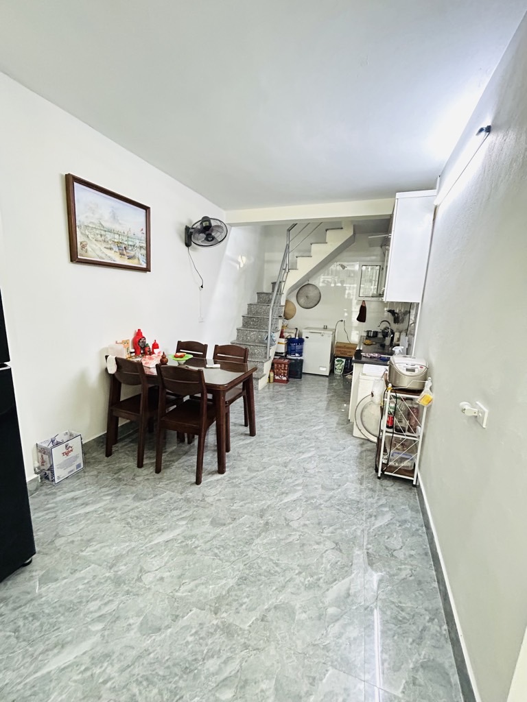 Bán nhà Vĩnh Hưng - diện tích 107m2 2 tầng - MẶT NGÕ - Ô TÔ - giá 8,8 tỷ