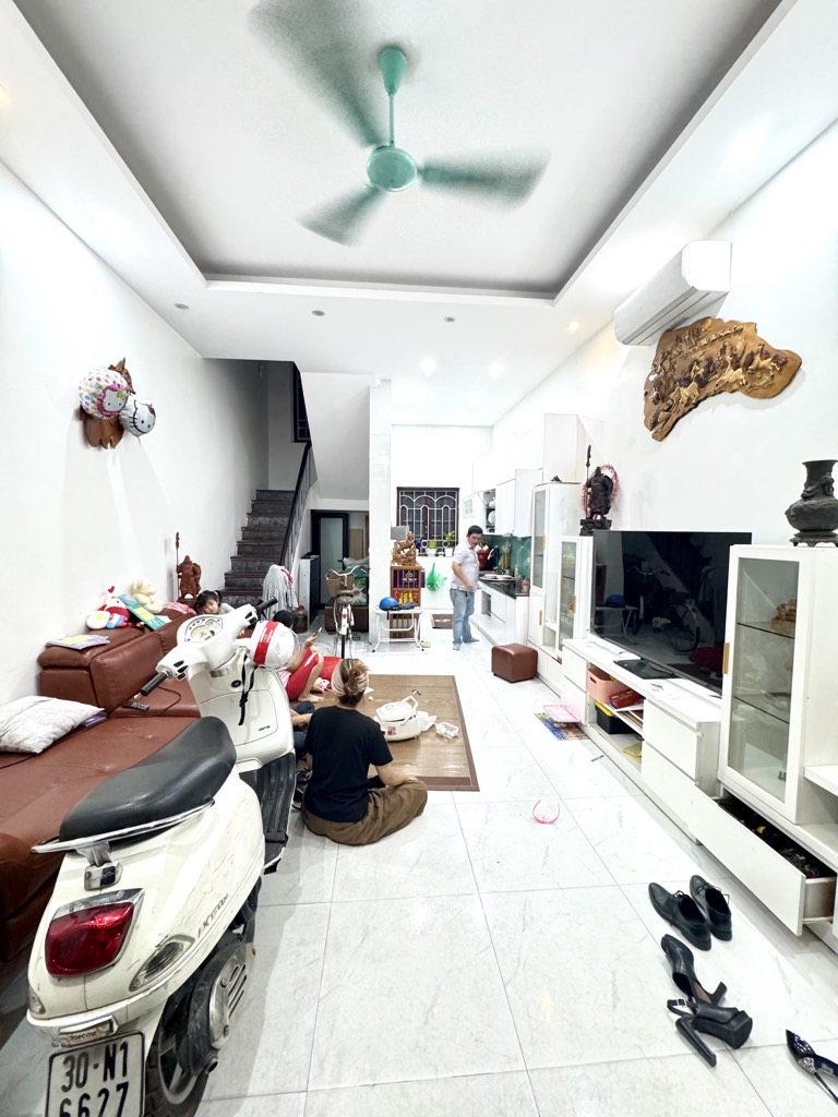 Bán nhà Vương Thừa Vũ - diện tích 41m2 4 tầng - PHÂN LÔ - NGÕ NÔNG - GẦN PHỐ - SÁT OTO - giá 13,8 tỷ