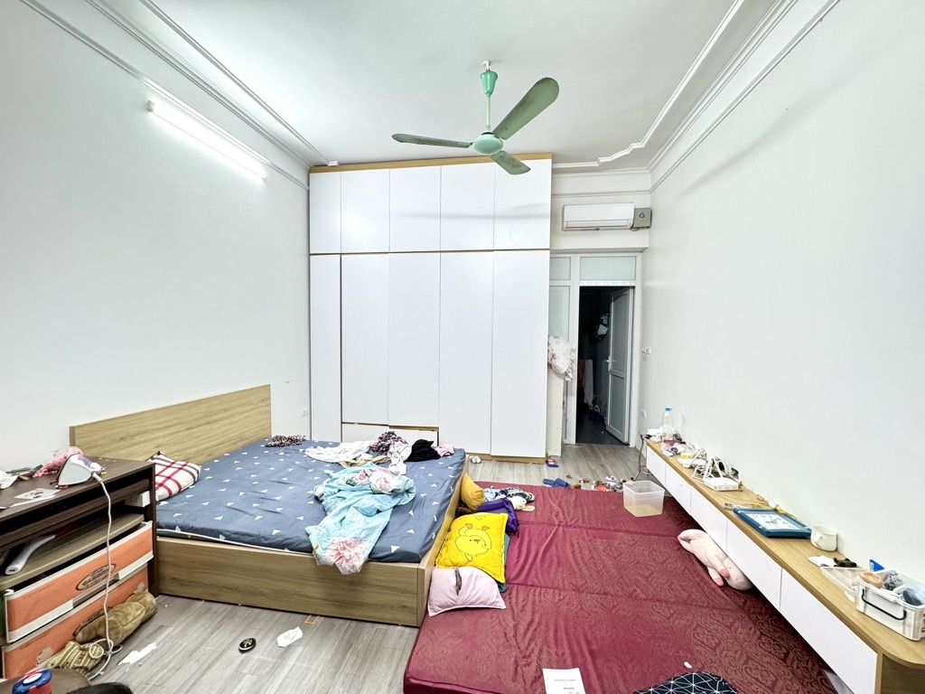 Bán nhà Vương Thừa Vũ - diện tích 41m2 4 tầng - PHÂN LÔ - NGÕ NÔNG - GẦN PHỐ - SÁT OTO - giá 13,8 tỷ