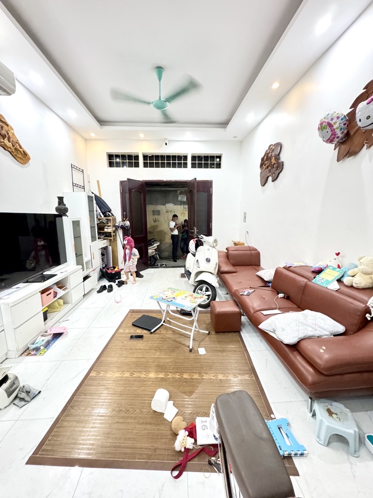 Bán nhà Vương Thừa Vũ - diện tích 41m2 4 tầng - PHÂN LÔ - NGÕ NÔNG - GẦN PHỐ - SÁT OTO - giá 13,8 tỷ