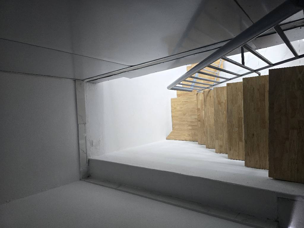 Bán nhà Vĩnh Hưng - diện tích 36.8m2 2 tầng - Ngõ 200 rộng OTO tránh - giá 2,3 tỷ