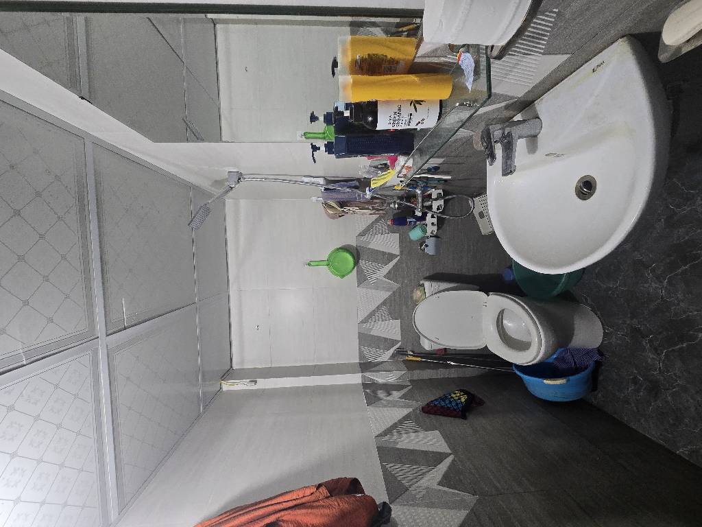 Bán nhà Vĩnh Hưng - diện tích 36.8m2 2 tầng - Ngõ 200 rộng OTO tránh - giá 2,3 tỷ