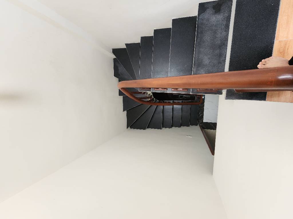 Bán nhà Hoàng Mai - diện tích 30.2m2 5 tầng - Ô tô đỗ cửa - giá 8,2 tỷ