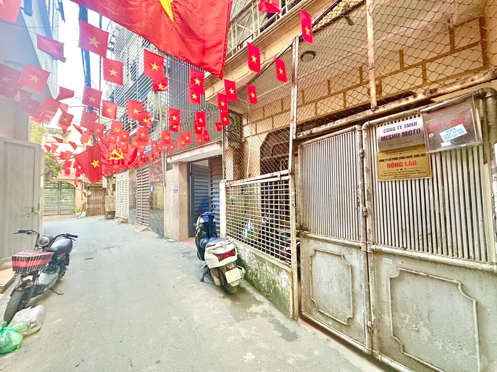 Bán nhà Đường Quan Nhân - diện tích 50m2 4 tầng - Mặt ngõ - giá 12,6 tỷ