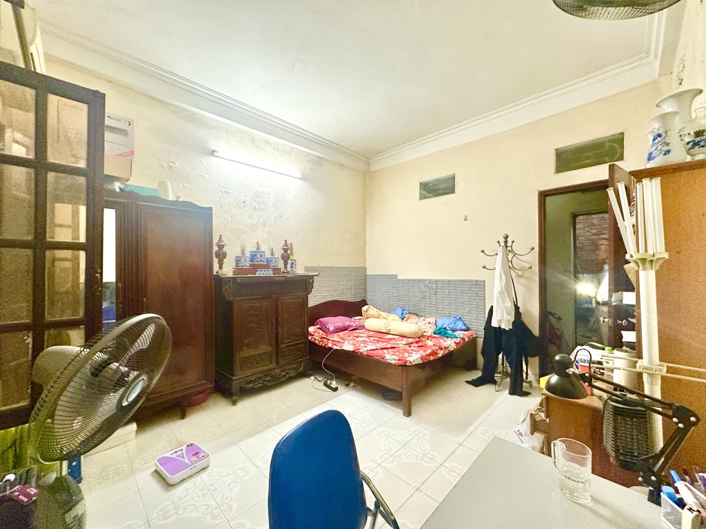 Bán nhà Đường Quan Nhân - diện tích 50m2 4 tầng - Mặt ngõ - giá 12,6 tỷ