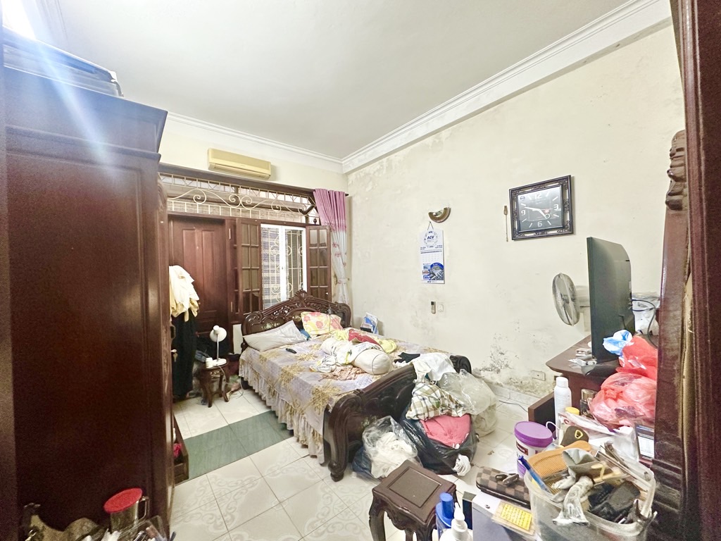 Bán nhà Đường Quan Nhân - diện tích 50m2 4 tầng - Mặt ngõ - giá 12,6 tỷ