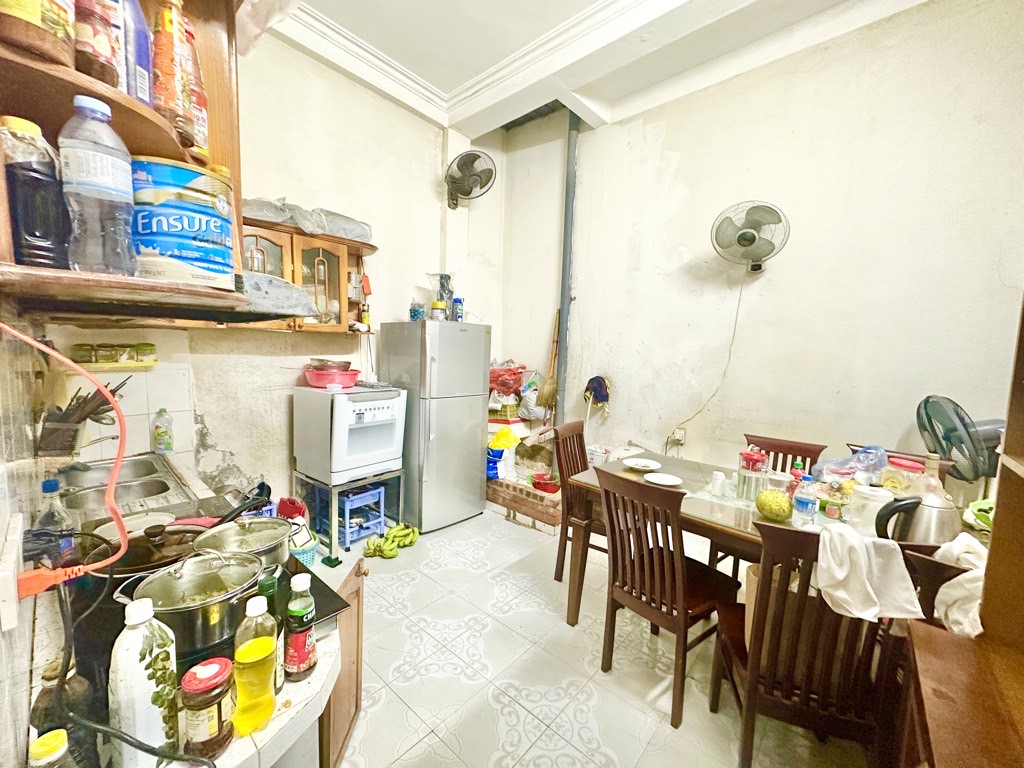 Bán nhà Đường Quan Nhân - diện tích 50m2 4 tầng - Mặt ngõ - giá 12,6 tỷ