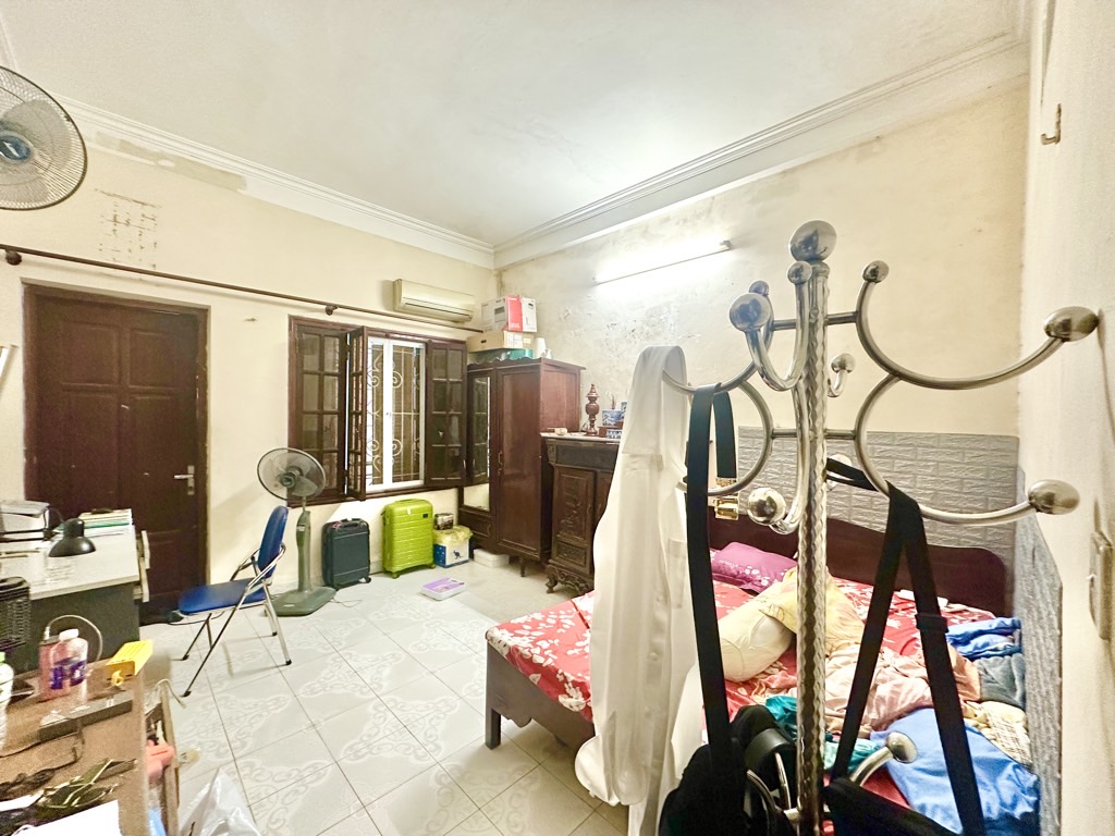 Bán nhà Đường Quan Nhân - diện tích 50m2 4 tầng - Mặt ngõ - giá 12,6 tỷ