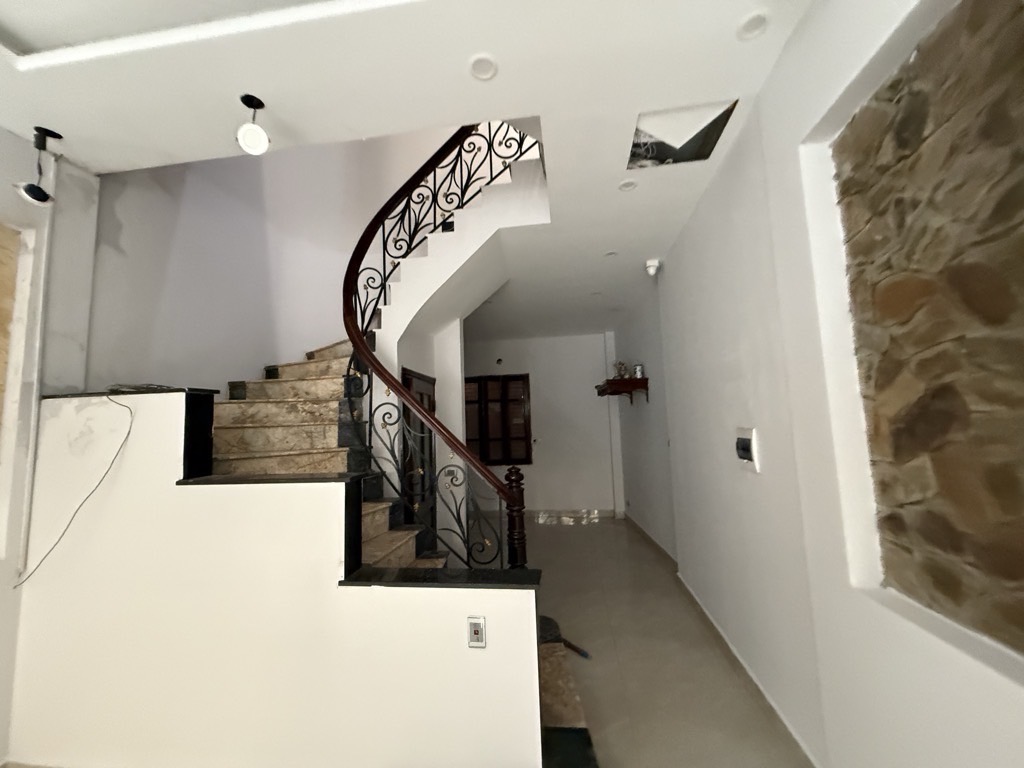 Bán nhà Cù Chính Lan - diện tích 43m2 4 tầng - MẶT PHỐ - KINH DOANH - VỈA HÈ - giá 18,2 tỷ