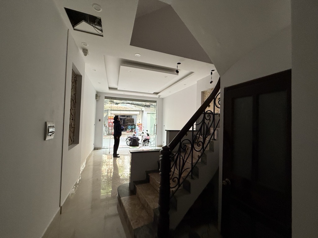 Bán nhà Cù Chính Lan - diện tích 43m2 4 tầng - MẶT PHỐ - KINH DOANH - VỈA HÈ - giá 18,2 tỷ