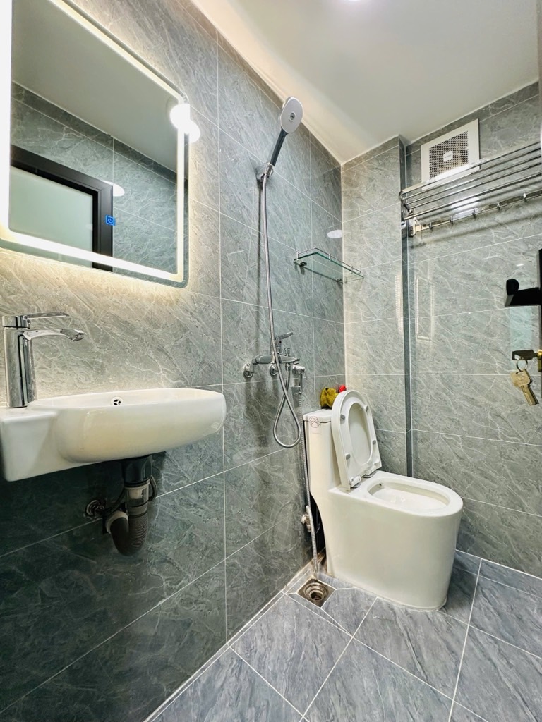 Bán nhà mặt phố Đại La - diện tích s.ổ đ.ỏ 15m2 - 5 tầng kiên cố - full nội thất - giá 5,5 tỷ Bán nhà mặt phố Đại La - diện tích s.ổ đ.ỏ 15m2 - 5 tầng kiên cố - full nội thất - giá 5,5 tỷ