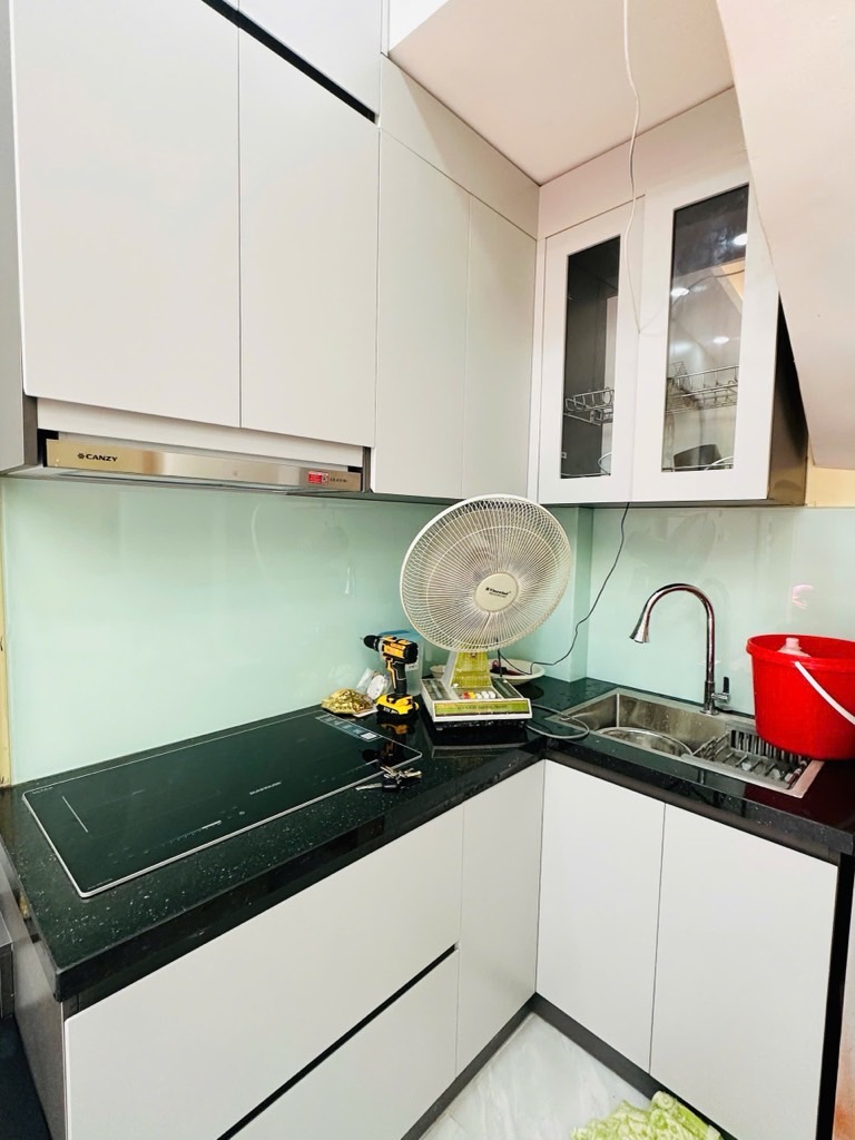 Bán nhà mặt phố Đại La - diện tích s.ổ đ.ỏ 15m2 - 5 tầng kiên cố - full nội thất - giá 5,5 tỷ Bán nhà mặt phố Đại La - diện tích s.ổ đ.ỏ 15m2 - 5 tầng kiên cố - full nội thất - giá 5,5 tỷ