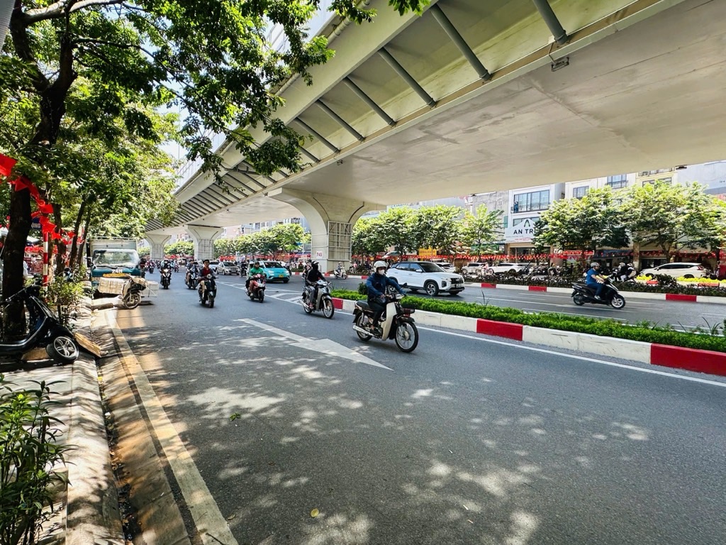 Bán nhà mặt phố Đại La - diện tích s.ổ đ.ỏ 15m2 - 5 tầng kiên cố - full nội thất - giá 5,5 tỷ Bán nhà mặt phố Đại La - diện tích s.ổ đ.ỏ 15m2 - 5 tầng kiên cố - full nội thất - giá 5,5 tỷ