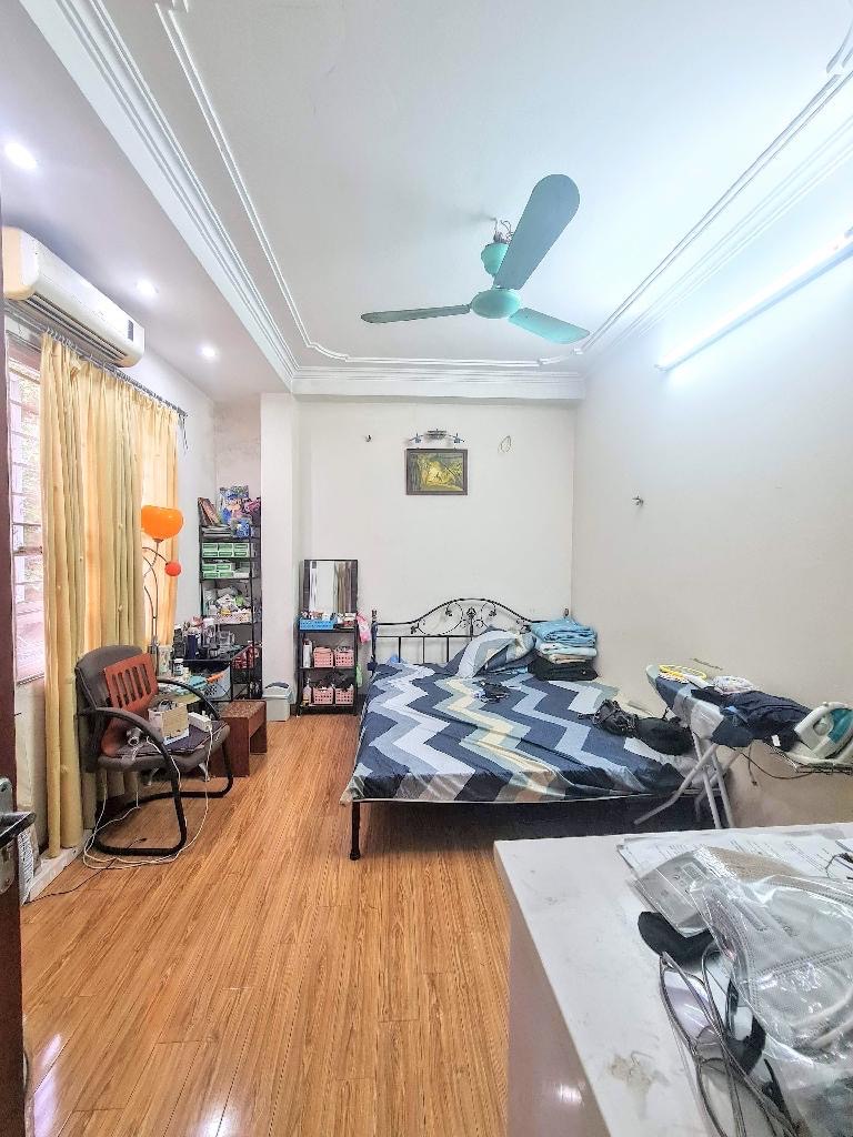 Bán nhà Mai Động - diện tích 39m2 3 tầng - Ô tô lùi cửa - giá 8,2 tỷ