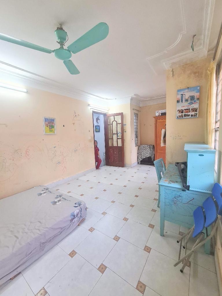 Bán nhà Mai Động - diện tích 39m2 3 tầng - Ô tô lùi cửa - giá 8,2 tỷ